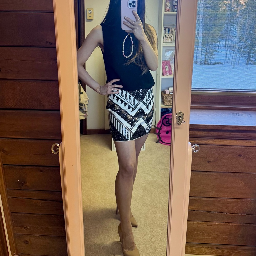 Express Embellished Mini Skirt with Geometric Design - Picture 3 of 7